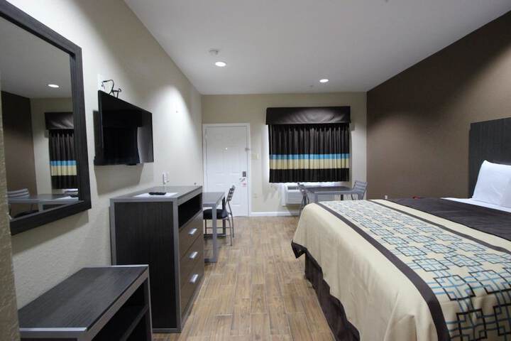 Room 5 of 30