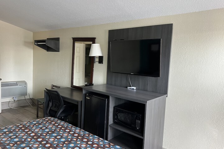 Room 10 of 35