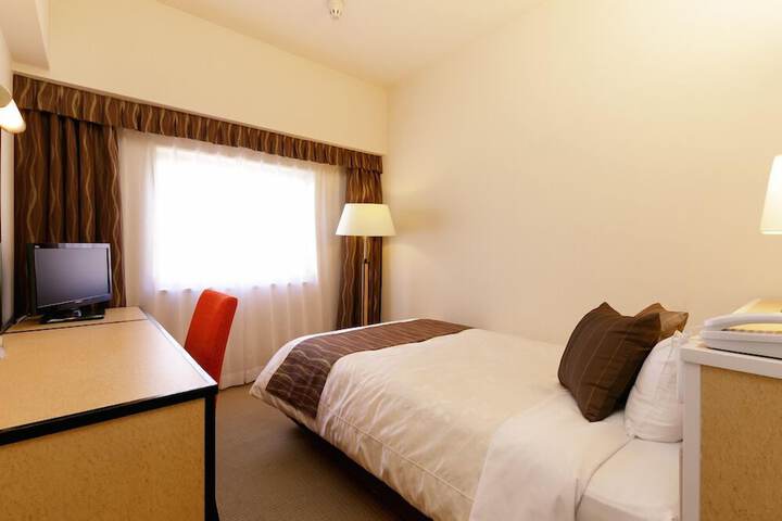 Room 18 of 29