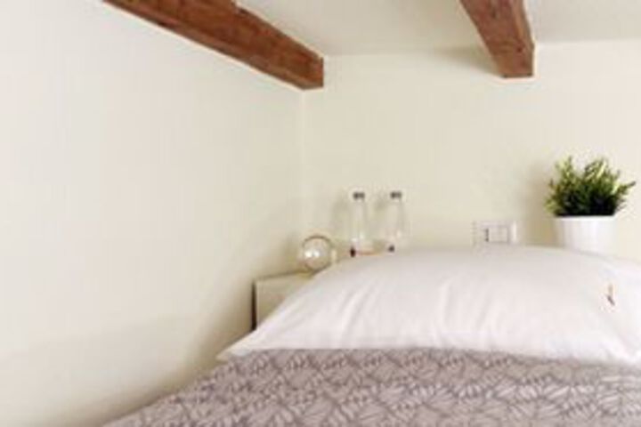 Room 5 of 20