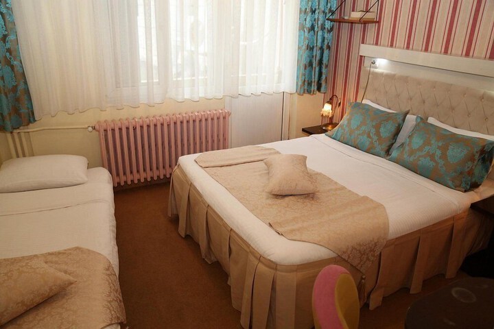 Room 12 of 19