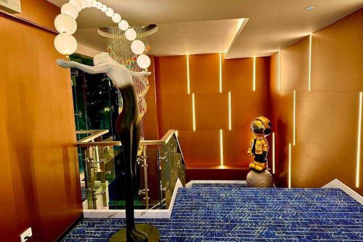Lobby Entry