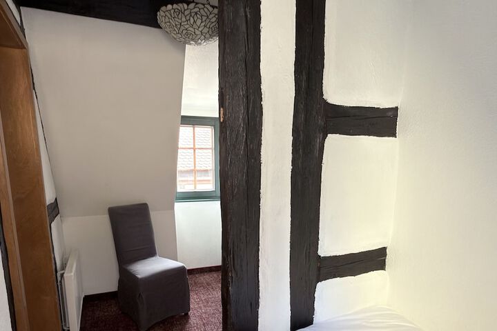 Room 10 of 23