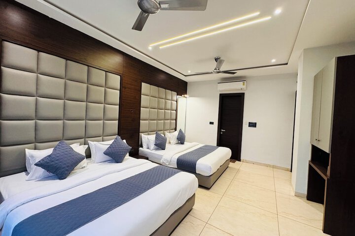 Room 19 of 37