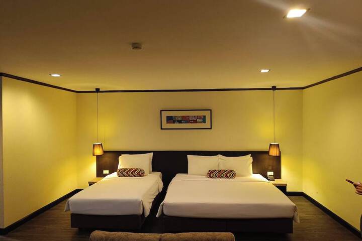 Room 30 of 153