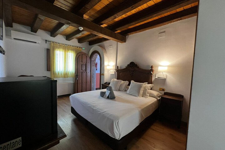 Room 54 of 119