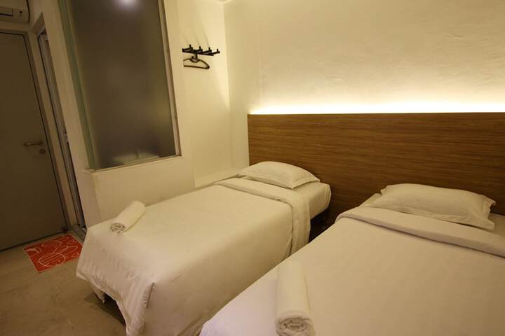 Room 7 of 38