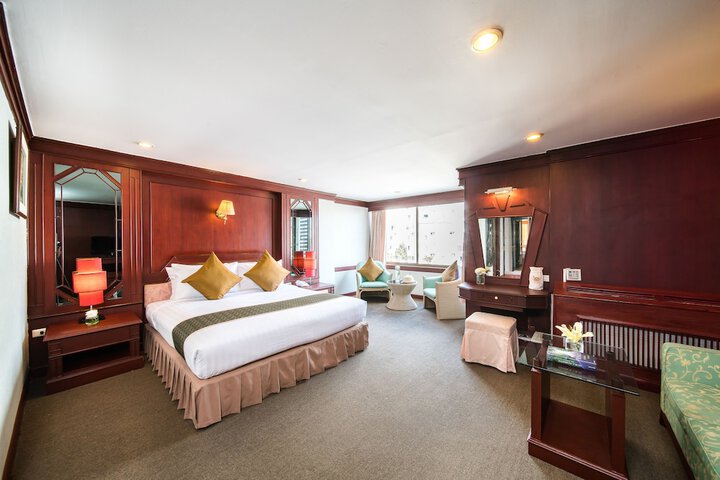 Room 15 of 100