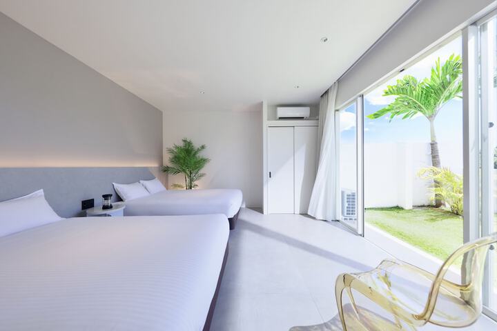 Room 4 of 64