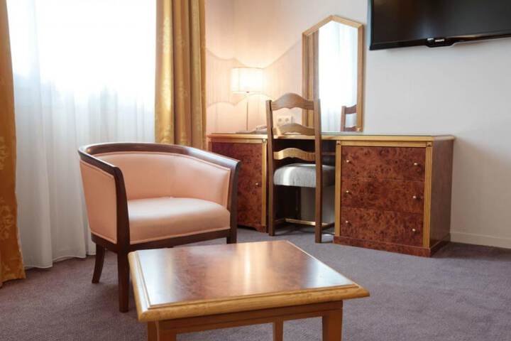 Room 7 of 36