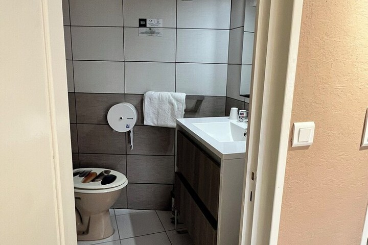 Room 20 of 29