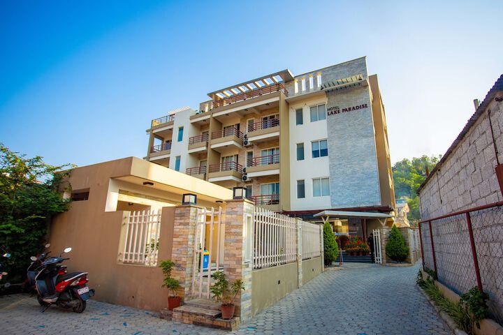 Hotel Lake Paradise