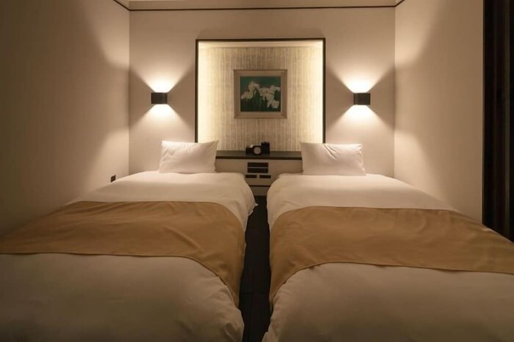 Room 10 of 75