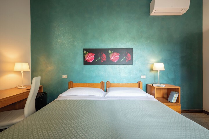 Room 28 of 78