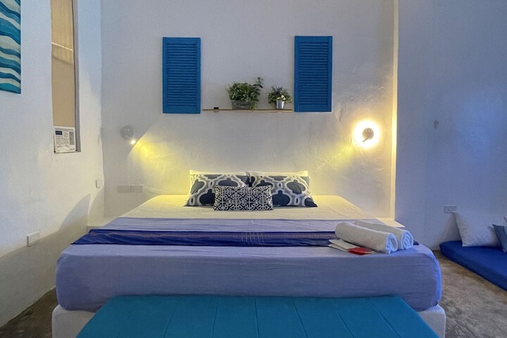 Room 2 of 60