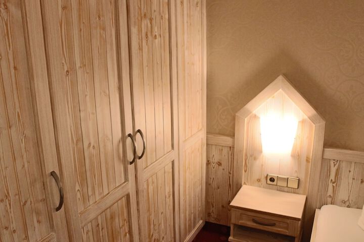 Room 19 of 40