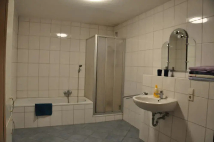 Room 10 of 22