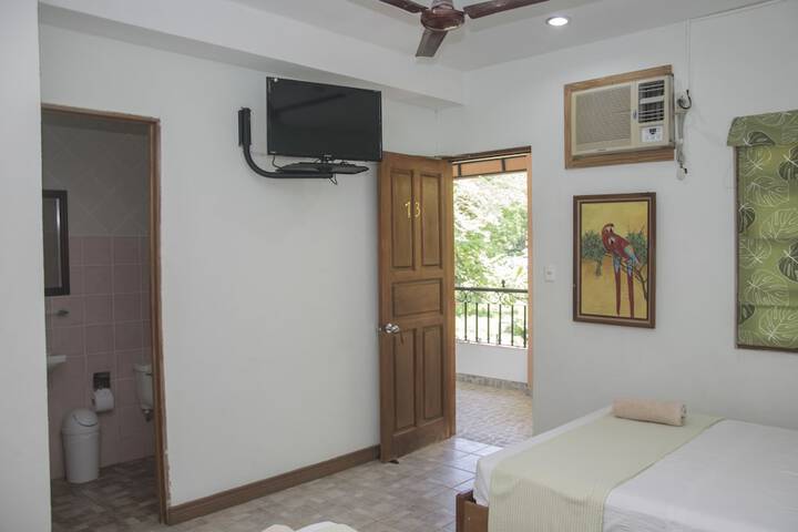 Room 3 of 84