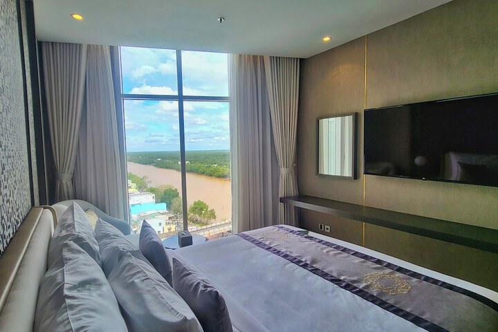 Room 15 of 60