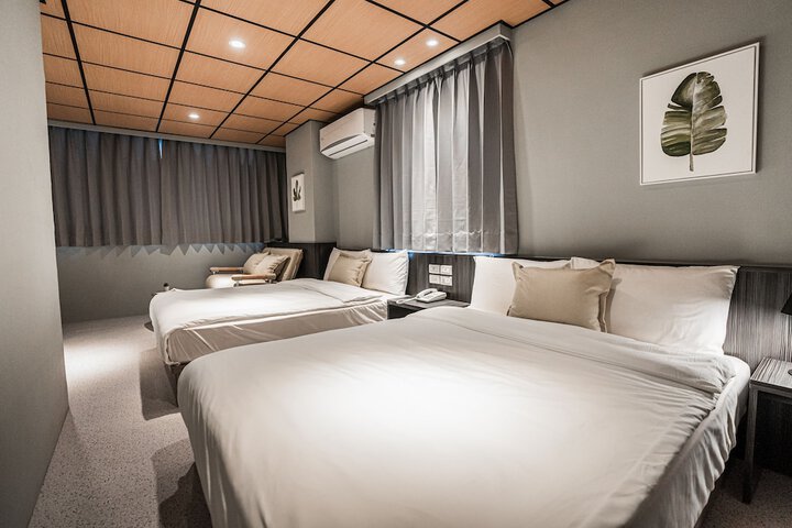 Room 11 of 42