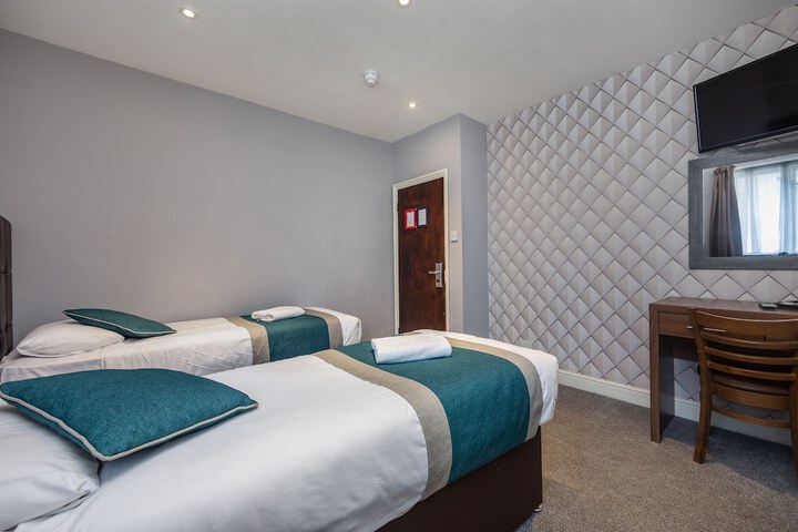 Room 8 of 44