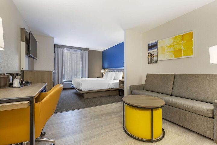 1 King Bed Suite (6 of 22)