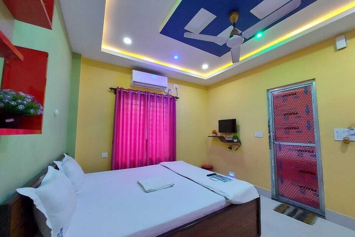 Room 6 of 30