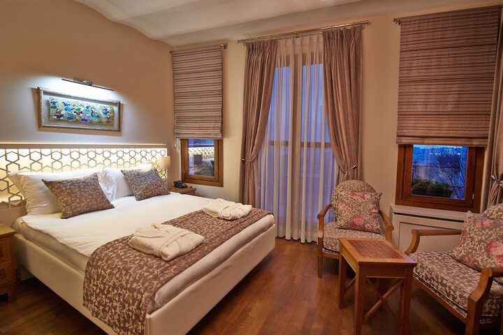 Room 32 of 51