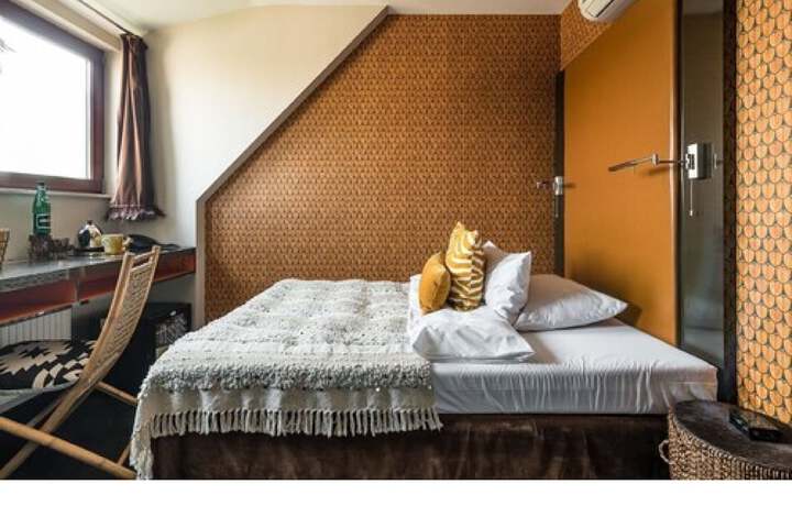 Room 21 of 54