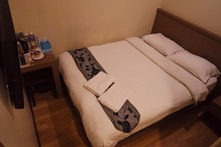 Room 6 of 23