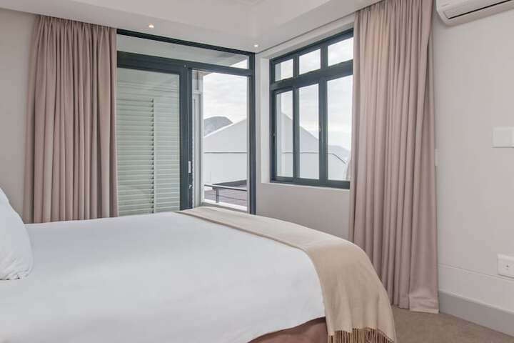 Room 3 of 79