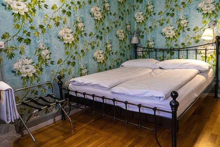 Room 15 of 35