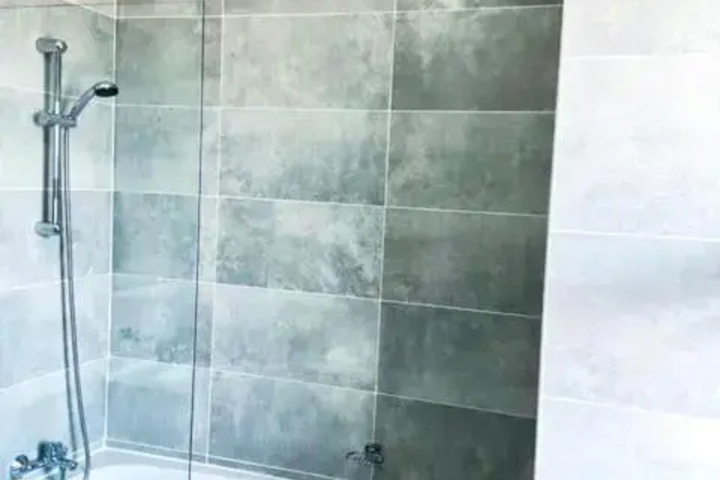 Room 4 of 5