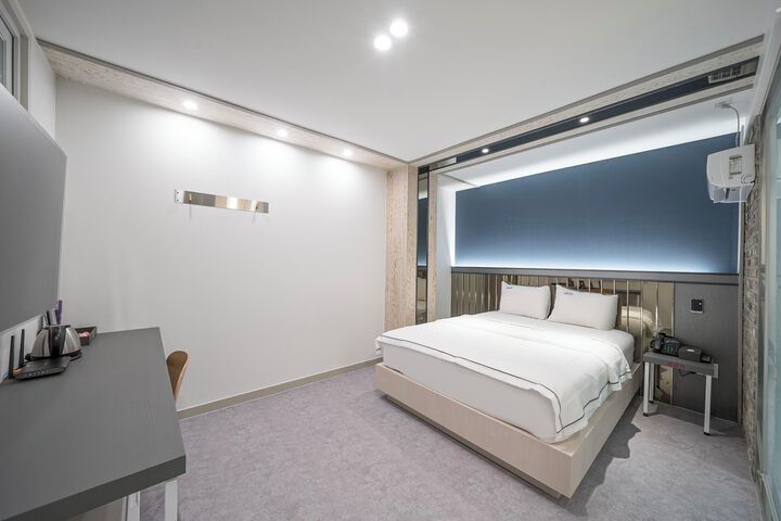 Room 14 of 58
