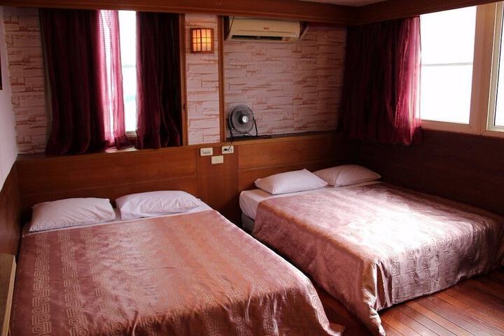 Room 9 of 42