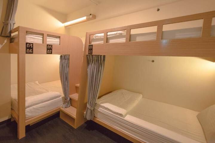 Room 28 of 78