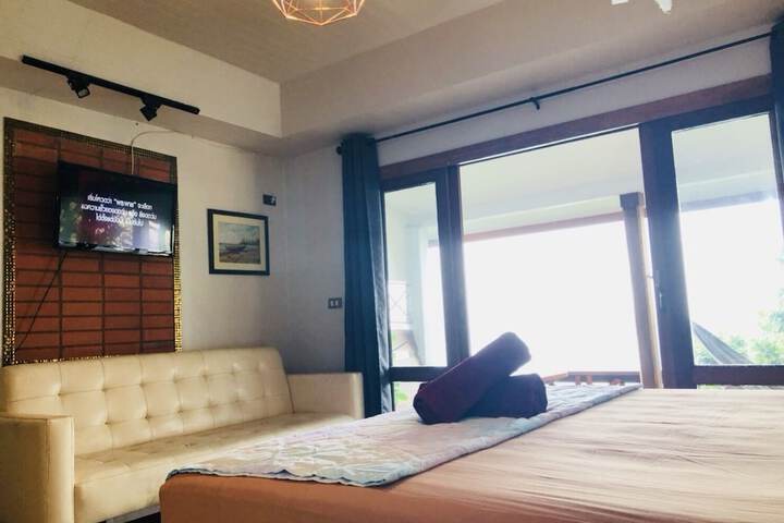 Room 52 of 108