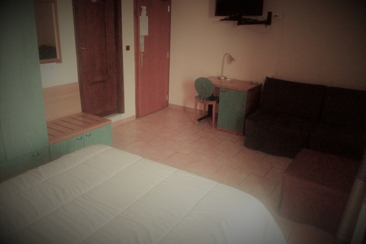 Room 22 of 64