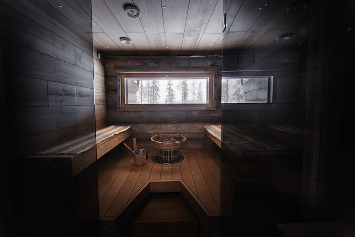 Room 9 of 10