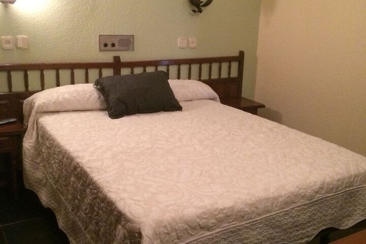 Room 5 of 35