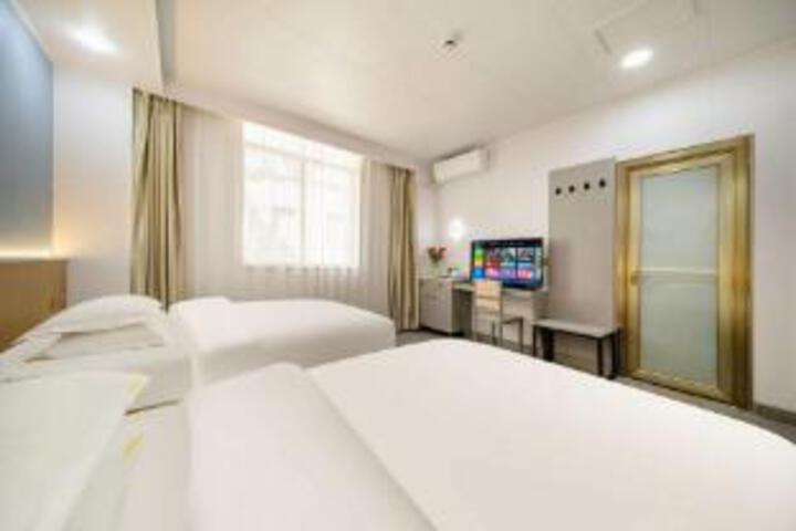 Room 5 of 7