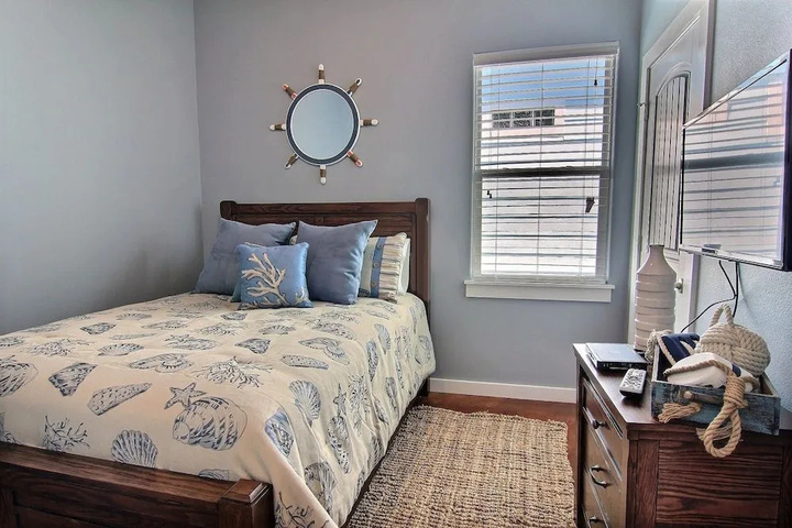 Room 2 of 21