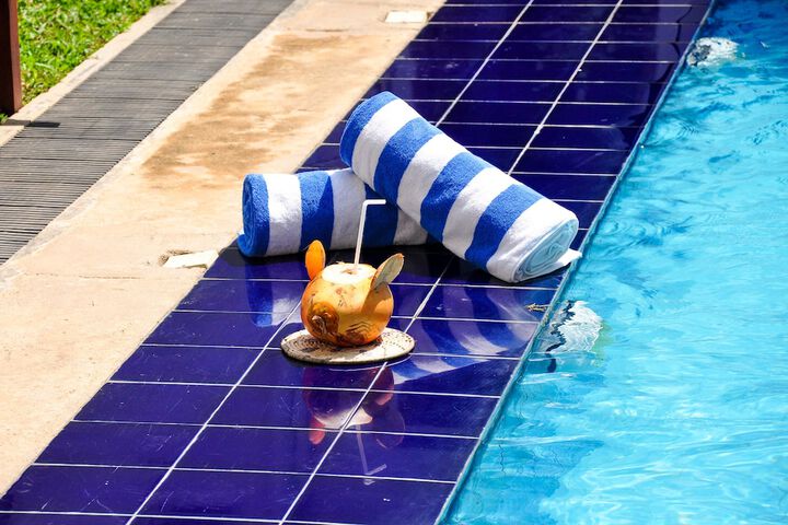 Pool 20 of 24
