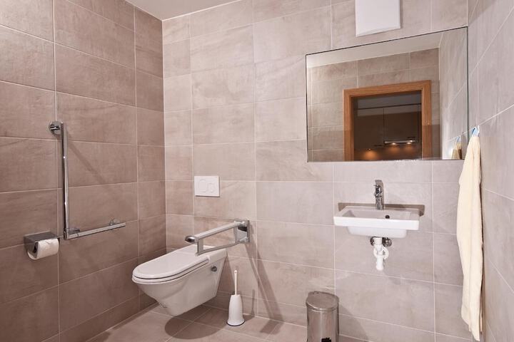 Room 25 of 53