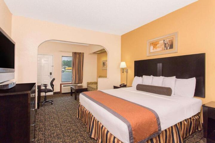 1 King Bed (19 of 19)