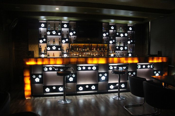 Lounge 26 of 29