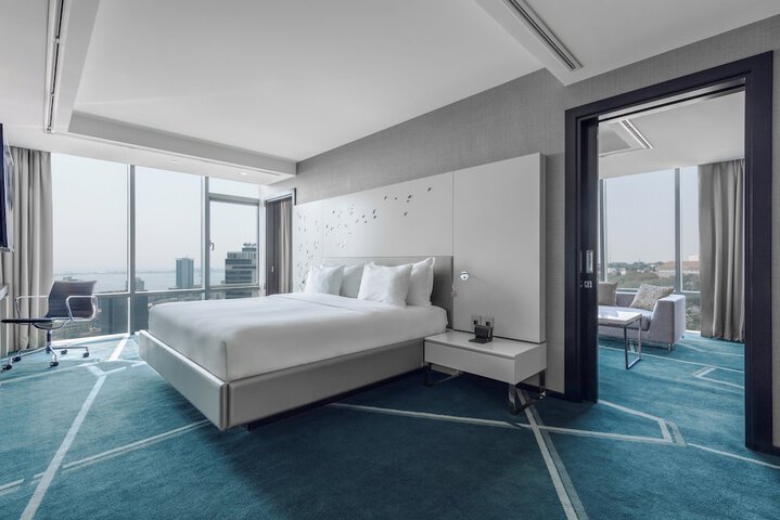 Room 14 of 143