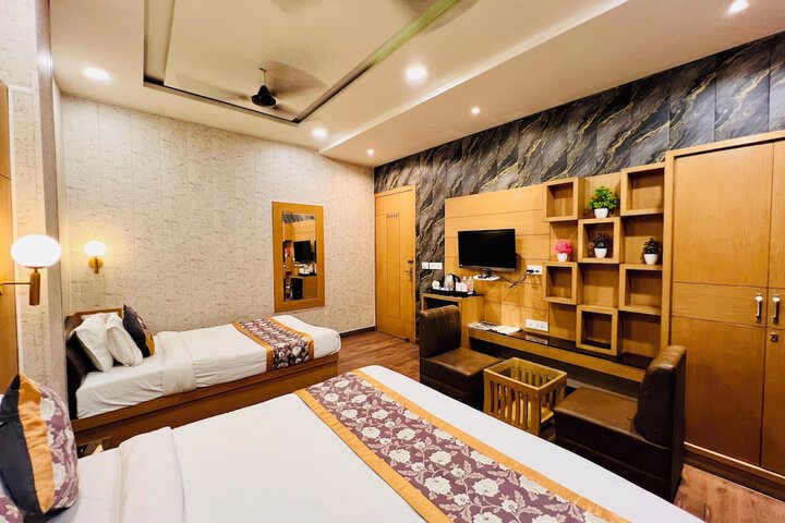 Room 9 of 35