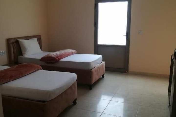 Room 6 of 24