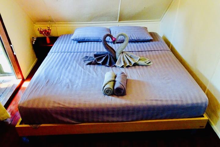 Room 26 of 296